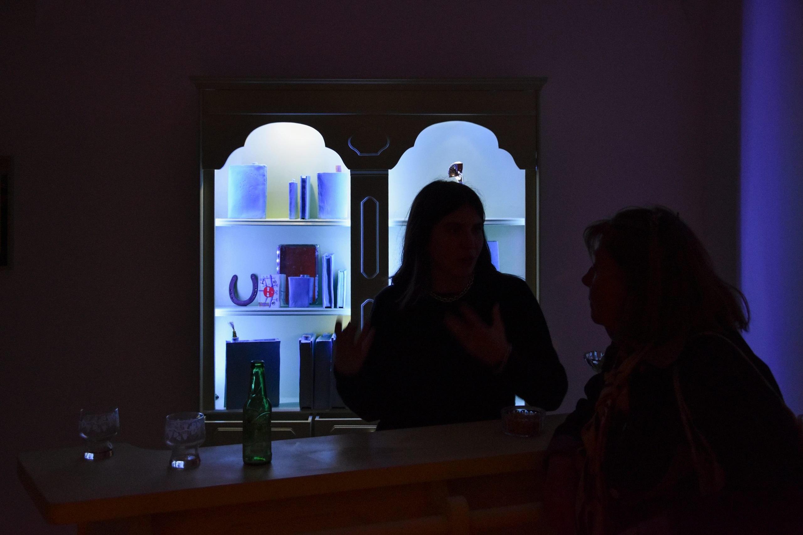 Cette image est nécessaire car elle montre un œuvre exposée lors de l'exposition sur laquelle porte cette article.